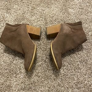 Urban outfitters booties. Size 7.5. Fair condition
